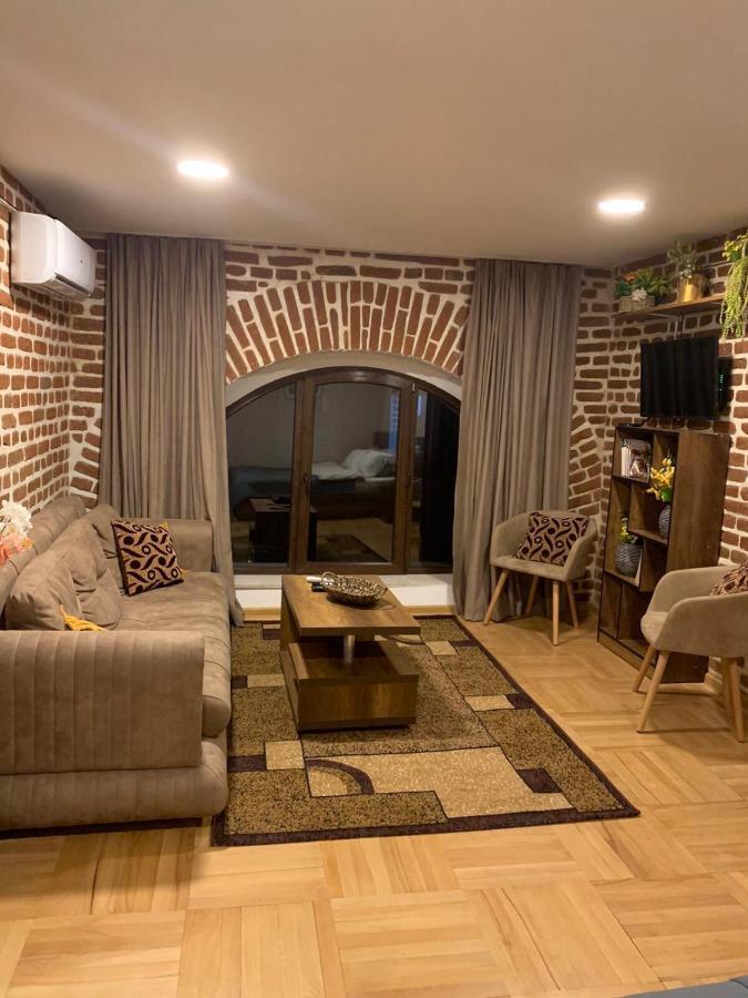 12 Maksim Gorki Street Apartment Tbilisi Bagian luar foto