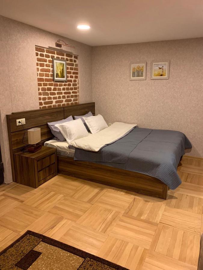 12 Maksim Gorki Street Apartment Tbilisi Bagian luar foto