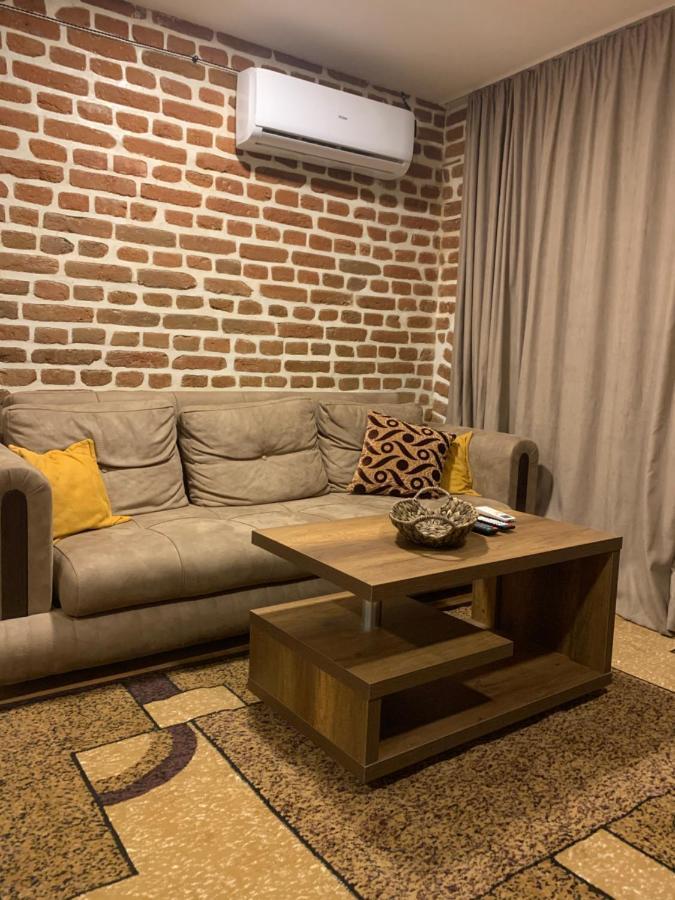 12 Maksim Gorki Street Apartment Tbilisi Bagian luar foto