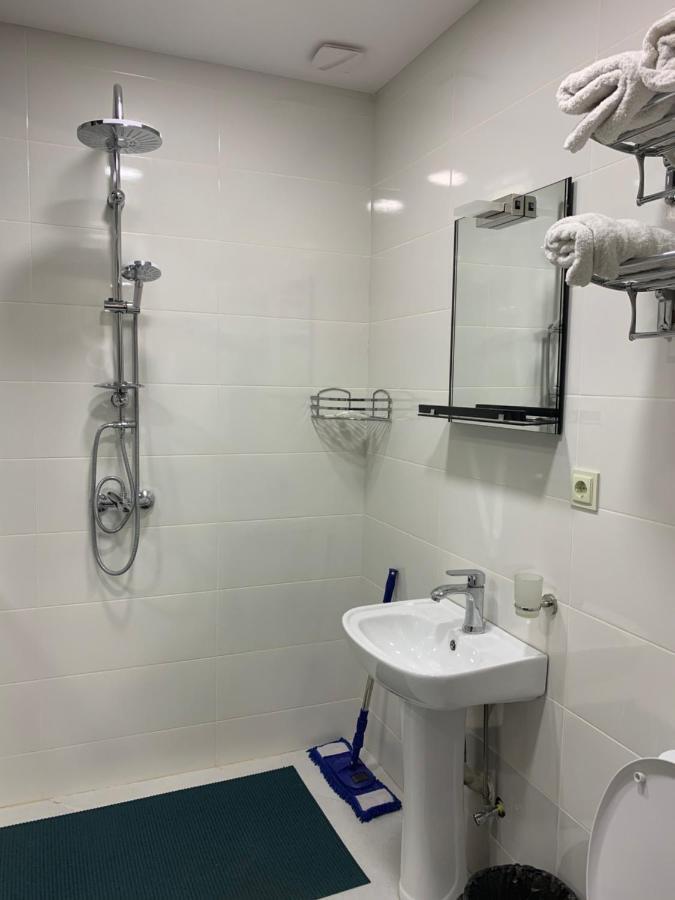 12 Maksim Gorki Street Apartment Tbilisi Bagian luar foto